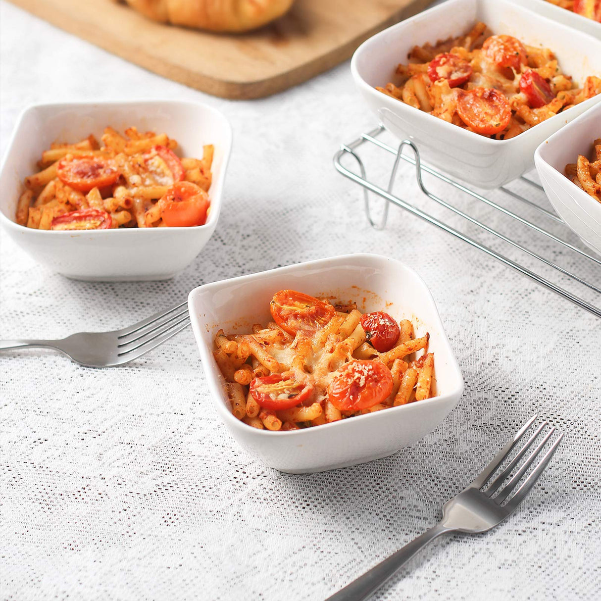 DOWAN Ramekins 8 oz Oven Safe, Creme Brulee Ramekins, White Dessert Bowls, Small Serving Bowls, Porcelain Ramekins for Sauce, Souffle, Dipping, Pudding, Custard Cups, Set of 6 DOWAN