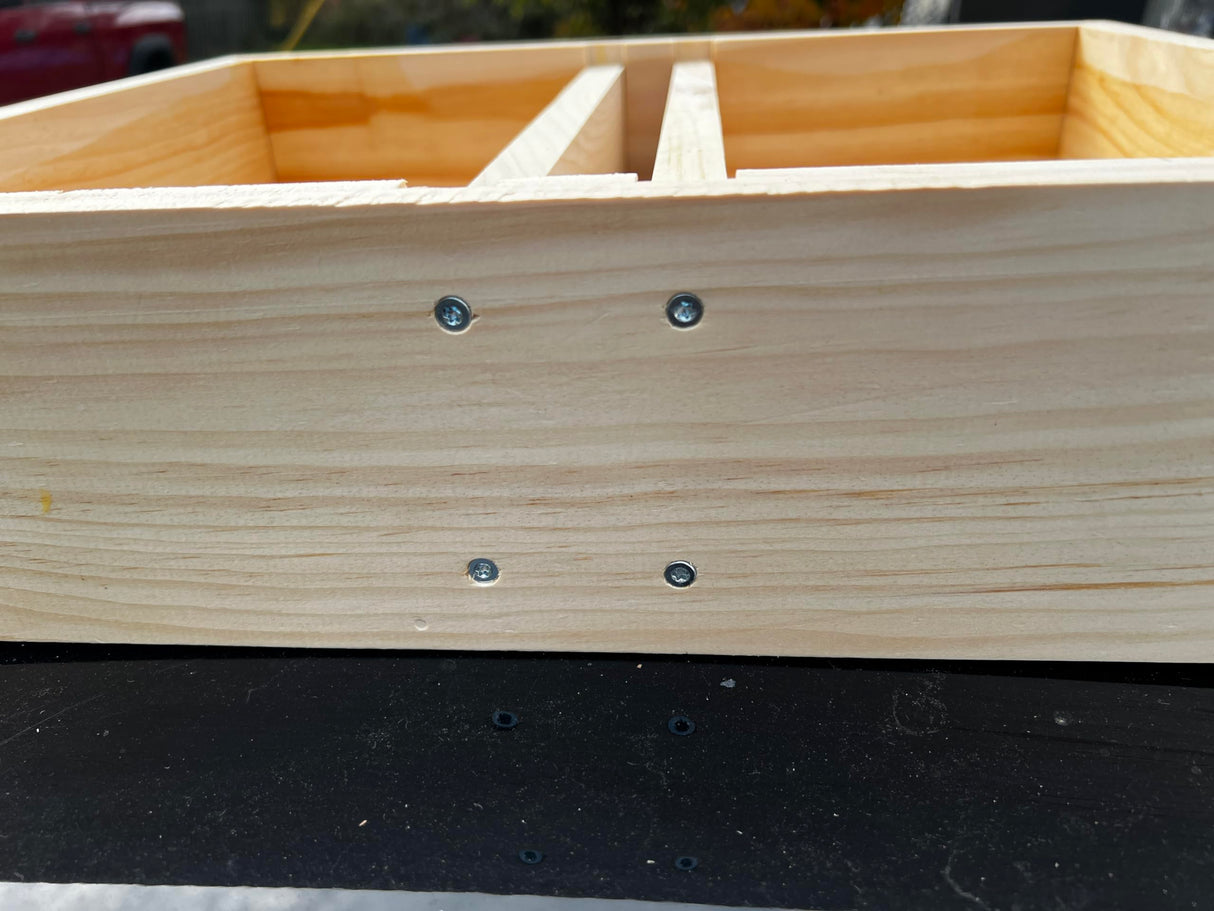 Little Larue Apiary LLc Bee Hive Top Feeder w/Floats Assembled Langstroth Beekeeping Equipment Made in USA (10 Frame) Little Larue Apiary LLc