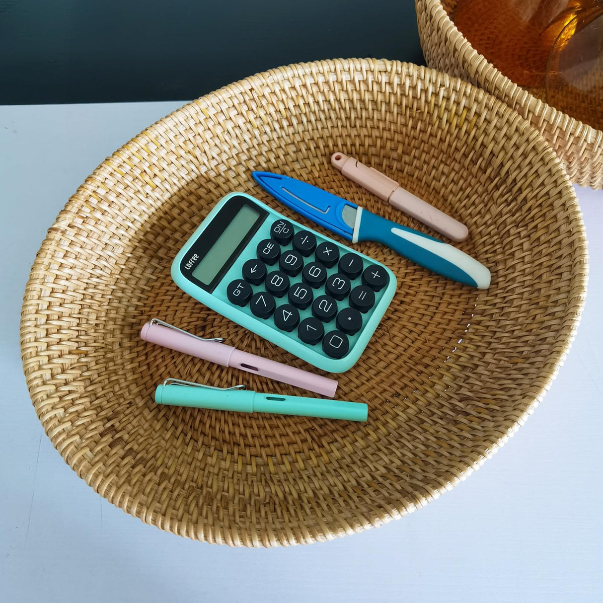 amololo Large 14inch Oval Rattan Fruit Serving Basket,Wicker High Wall Fruit Vegetable Serving Basket Bowl,Large Rattan Dining Table Bowl for Various Things,Bread,Snack,Odds and Ends,Natural Brown amololo