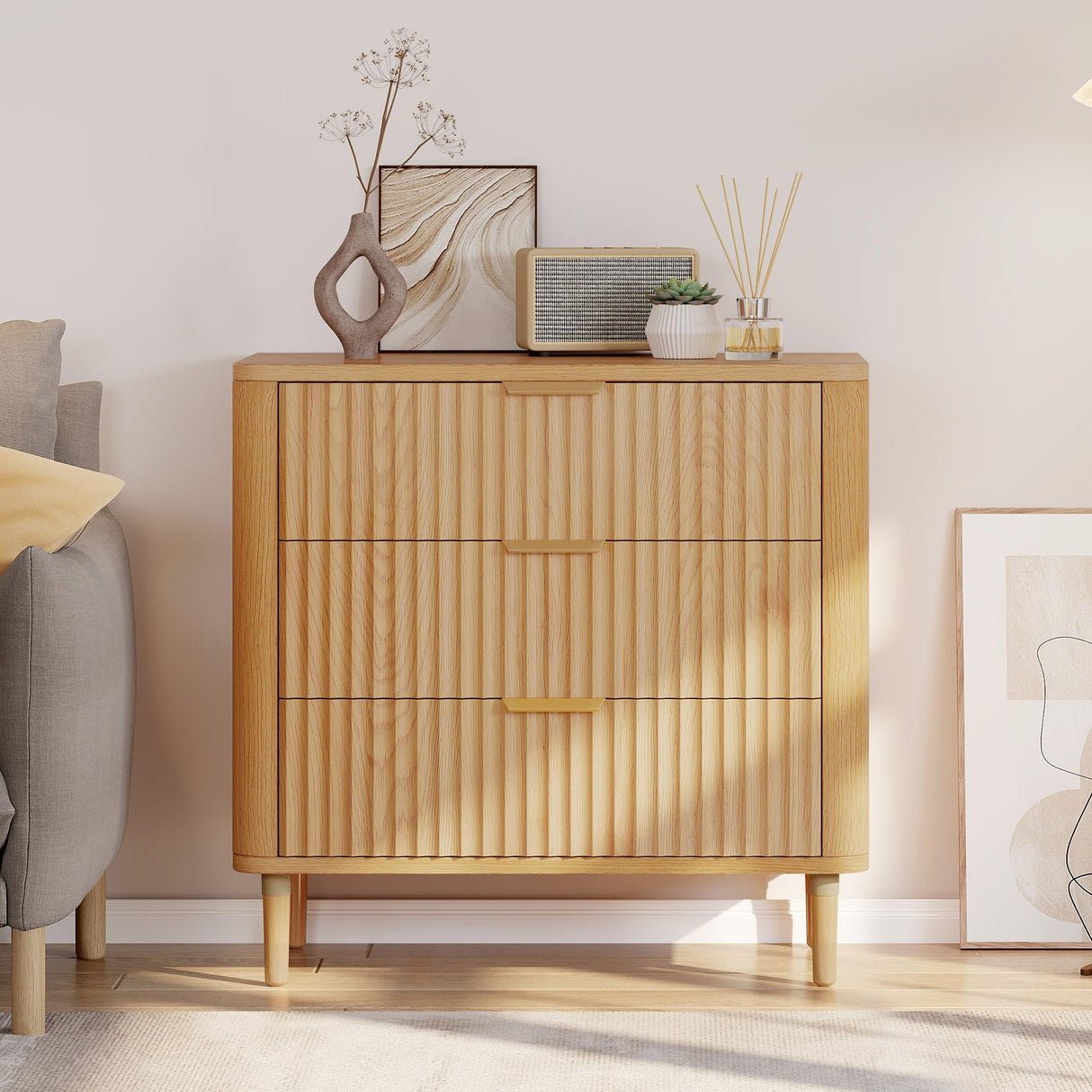 DWVO Fluted 3 Drawer Dresser, 32.5 Wider Modern Dressers Chest of Drawers with Solid Wood Legs, Wood Storage Dresser Organizer for Dorms, Flats, Living Rooms, Hallways,Natural Oak DWVO