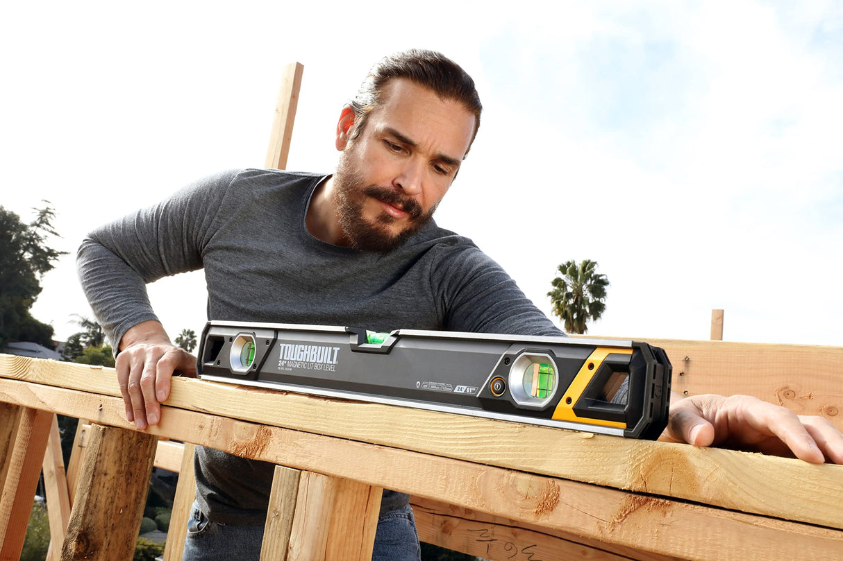 ToughBuilt - 24-in Lighted Magnetic Box Level, Digital Backlit Display, Shock Absorbing Endcaps, Powerful rare earth magnets provide superior holding strength - TB-H2-L-24LH-M ToughBuilt