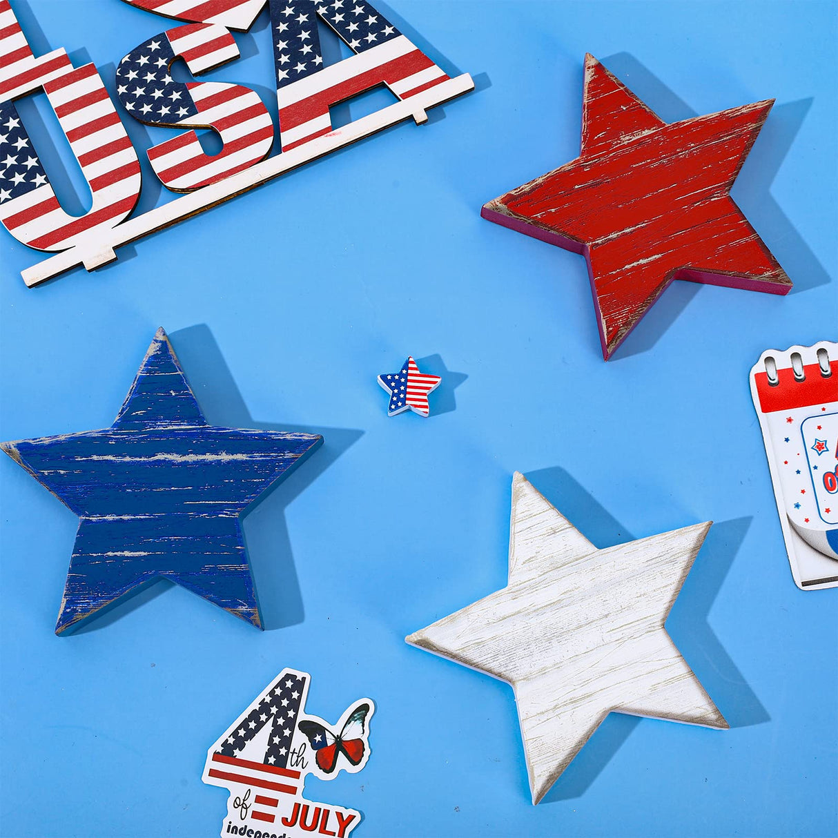 Whaline 4th of July Wooden Star Signs Patriotic Rustic Star Shape Tiered Tray Decor Red Blue White Wood Star Blocks Retro Freestanding Table Signs for Independence Day Farmhouse Home Decor, 3Pcs Whaline