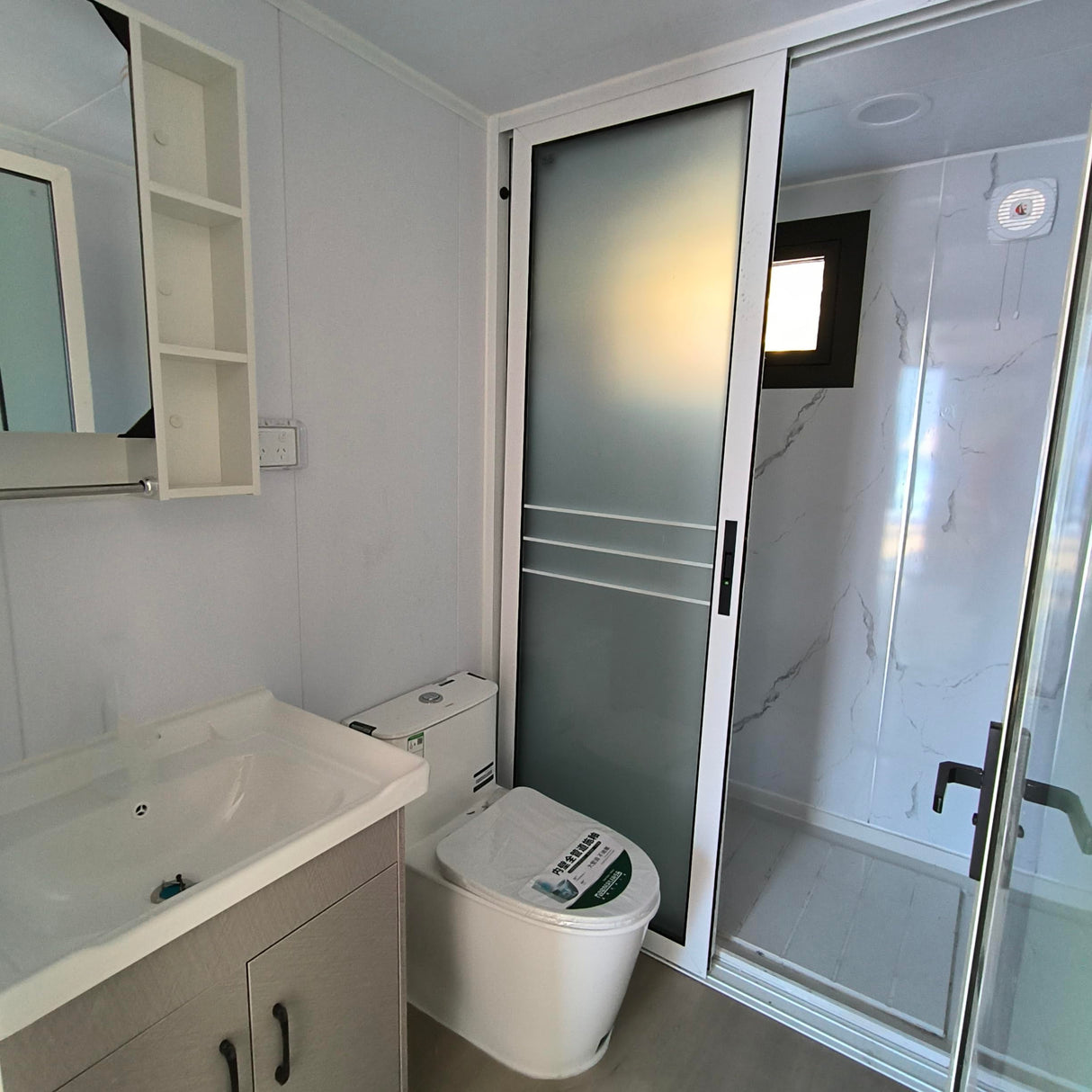 Portable Prefabricated Tiny Home for Sale, 19x20FT Prefab Modular Home with 2 Bedrooms, 1 Equipped Full Bathroom & Kitchen, Expandable Container House to Live in Generic