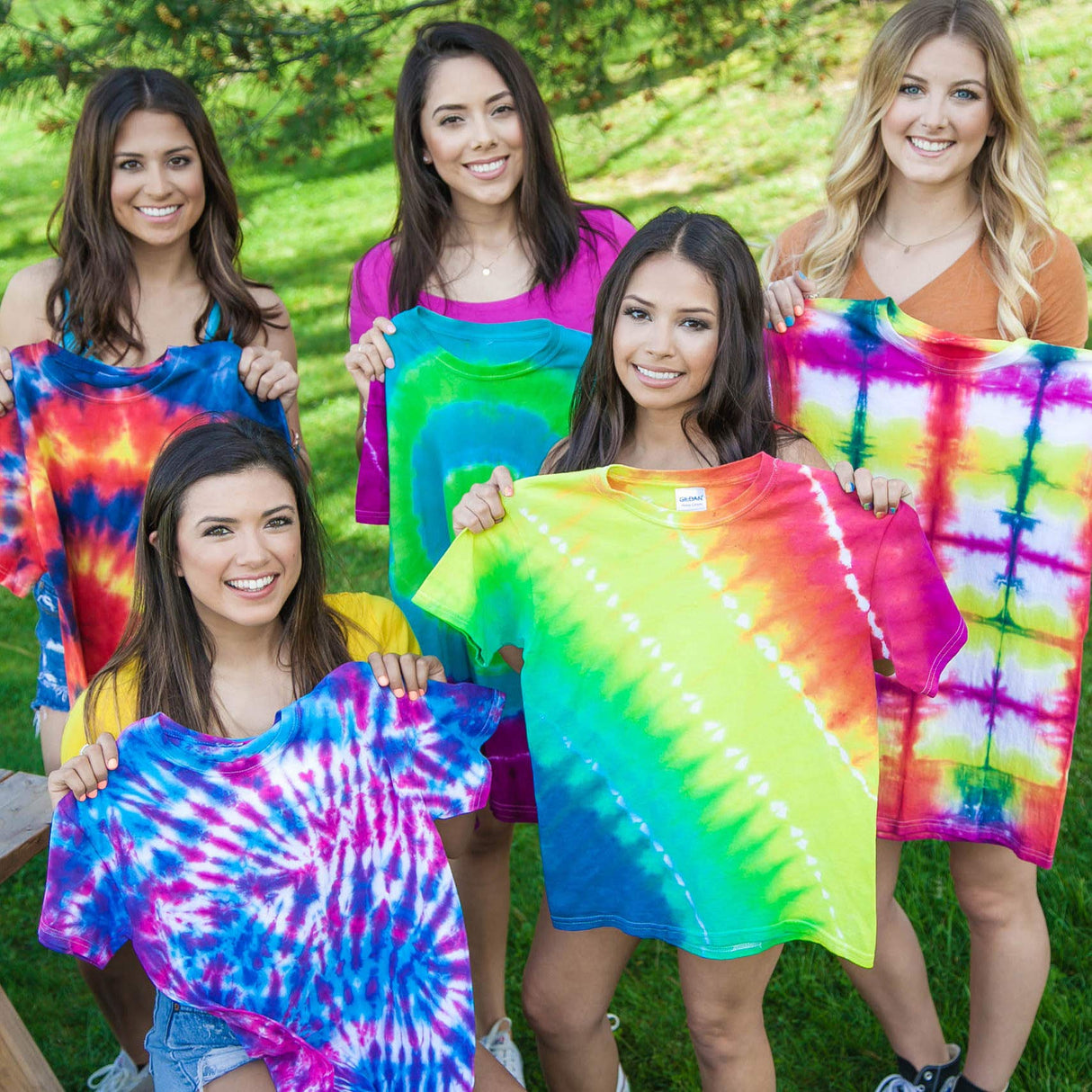 Tulip One-Step Tie-Dye Kit Party for 5, Large Party Activity, Arts & Crafts Gift, Vibrant Colors, Permanent Fabric Dye, Easy Clean-up, 8 Fun Techniques Included, 15 Prefilled Full Size Bottles Tulip
