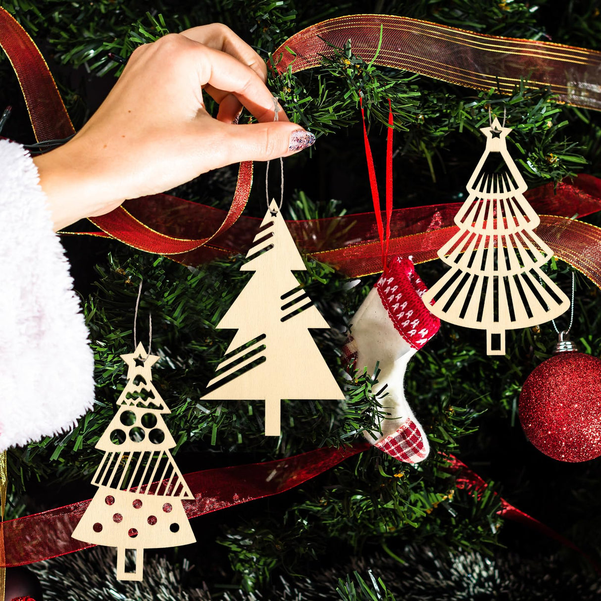 Gerrii 36 Pcs Wood Unfinished Christmas Tree Crafts Wooden Christmas Tree Cutouts Ornaments DIY Wooden Crafts Tree Shape to Paint for Christmas Hanging Decorations Home Winter Tree Decor Gerrii