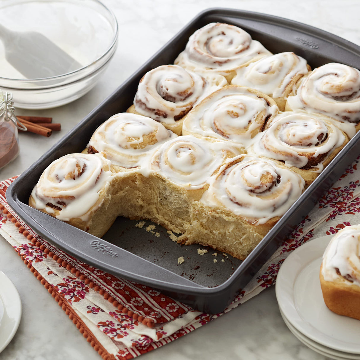 Wilton Perfect Results Premium Nonstick Bakeware Essentials Set - Perfect for Everyday Use and Baking Cookies, Cupcakes, Cakes, Steel, 6-Piece Wilton