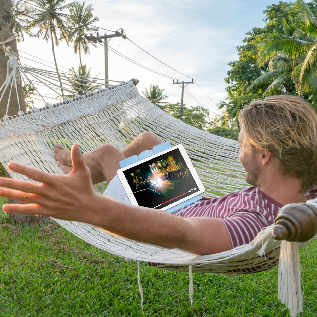 MSDADA Desk Book Stand Metal Reading Rest Book Holder Adjustable Cookbook Documents Holder Bookstands for Recipes Textbook Music Books Christmas Gift for Age 3,4,5,6,7,8,9,10+ Boys Girls (Light Blue) MSDADA