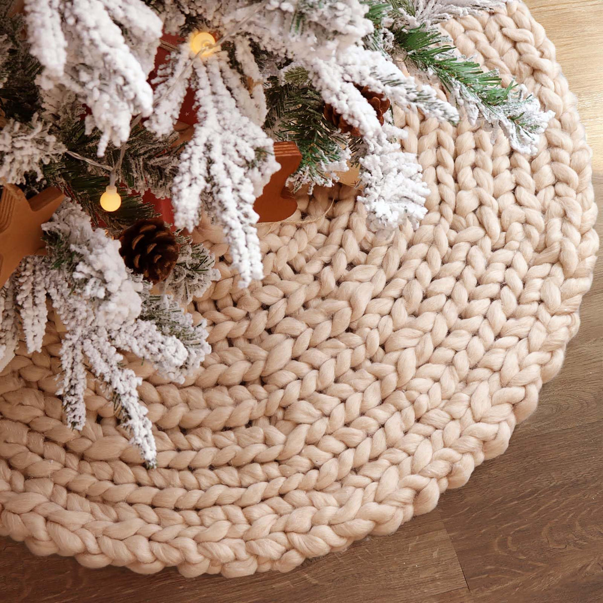 LimBridge Knitted Christmas Tree Skirt: 36 Inches Crochet Beige Tree Skirt, Chunky Knit Thick Rustic Christmas Tree Decorations, Farmhouse Christmas Decor Xmas Holiday Home Party Decorations LimBridge