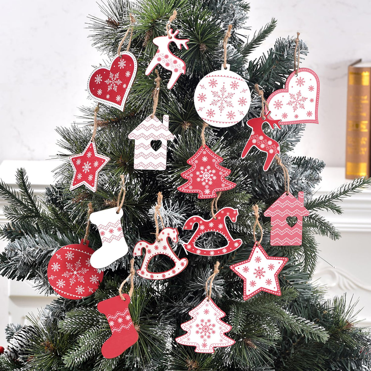 Christmas Ornaments, IDATOO 32 PCS Wooden Christmas Tree Hanging Decorations, Farmhouse Rustic Personalized Gift for Christmas Home Xmas Tree Window Door Accessories (32 pcs) IDATOO