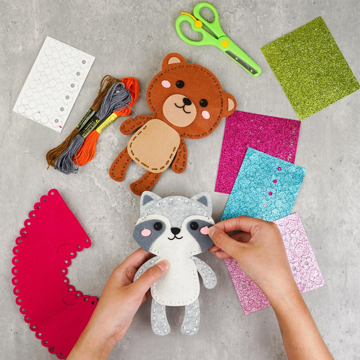 Cymbana Kid Sewing Craft Kit to Make a Friend for Beginner Felt Craft Learn to Sew, Panda Fox Bunny Raccoon Bear 5 Animals Cymbana