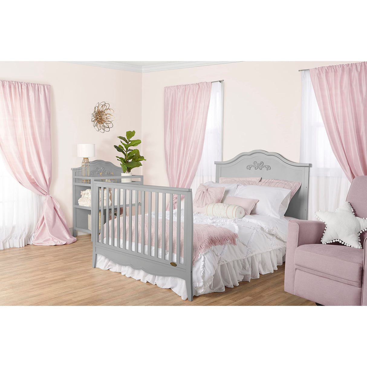 SweetPea Baby Jasmine 4-in-1 Convertible Crib Dream On Me