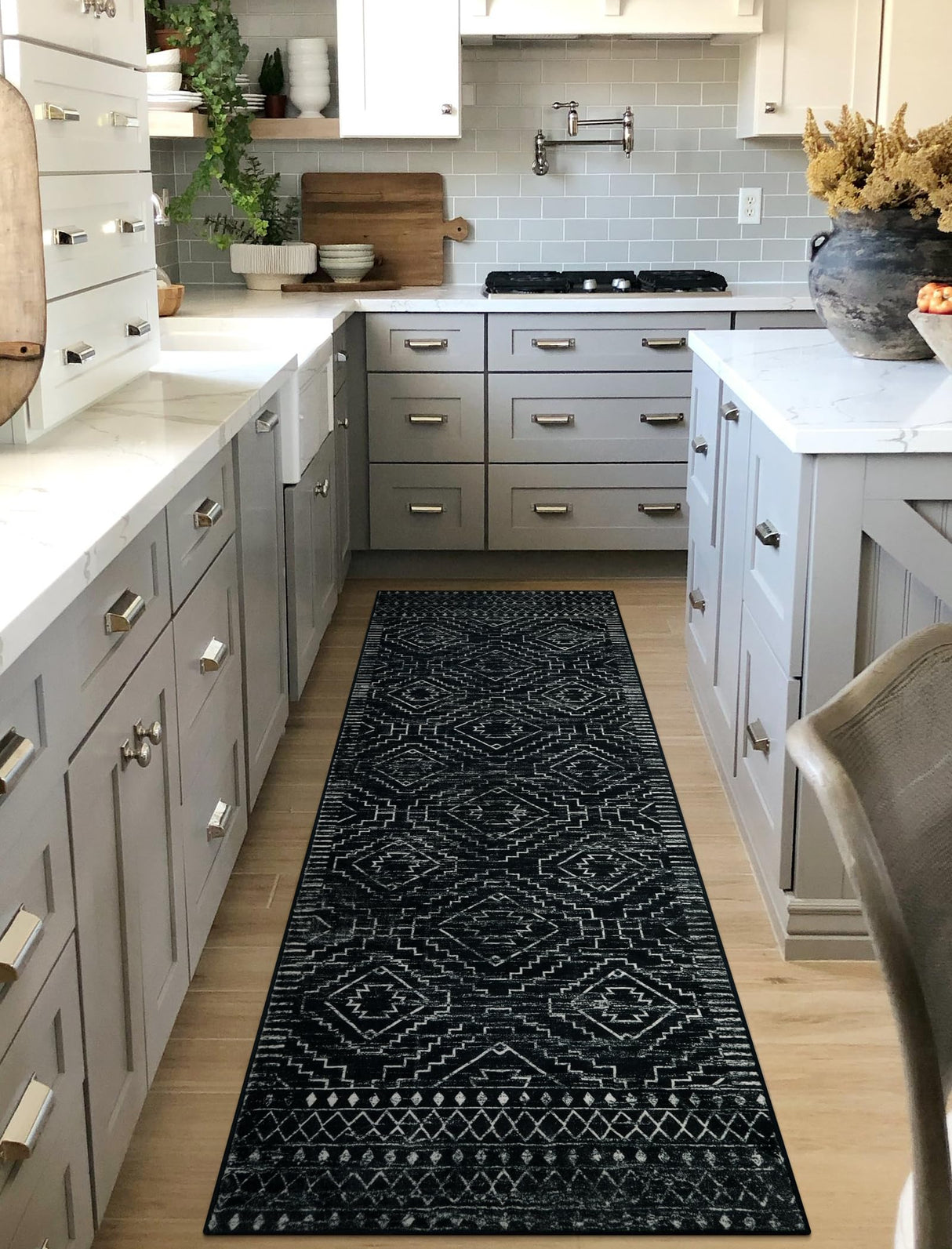 Wonnitar Moroccan Runner Rugs for Hallway 2'6"x8', Black Washable Boho Kitchen Non-Slip Rug Runner, Geometric Tribal Long Soft Bathroom Accent Area Rug for Entryway Laundry Bedroom (Black,2'6"x8') Wonnitar