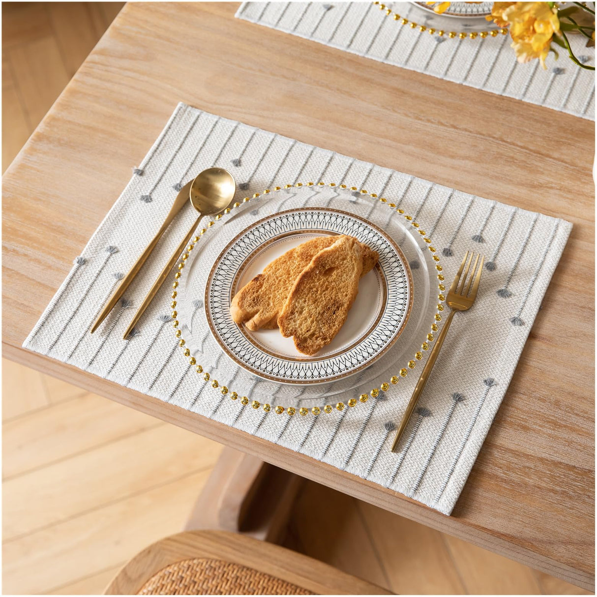 Placemats Set of 4 for Dining Table Décor, Woven Cloth Place Mats for Farmhouse Kitchen Tabletop, Handcrafted Machine Washable Cotton Table mats 13 x 19 Inch, Grey and Beige Caflife