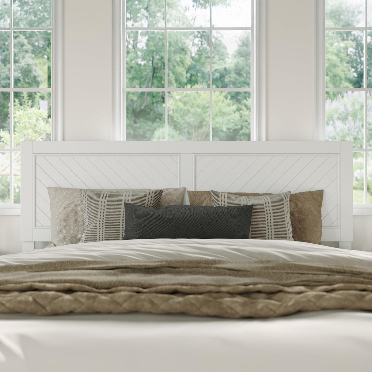 AFI, Canyon King Platform Bed with Matching Footboard & Twin XL Trundle, White AFI