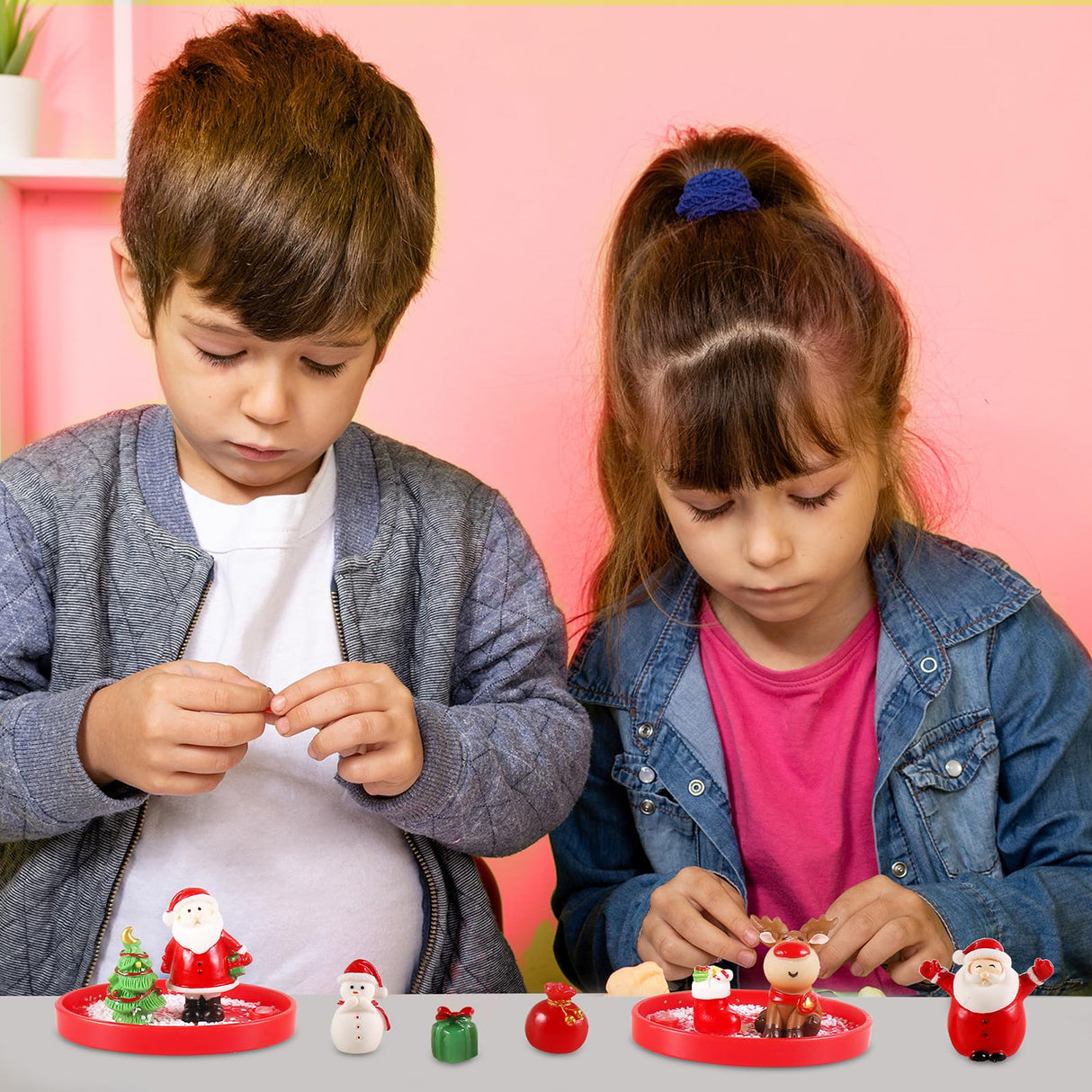 Karsspor 6 PCS Christmas Snow Globe Kit, DIY Christmas Craft Kit with 12 Festive Toys for Creative Christmas Arts and Crafts, Craft Snow Globe for Holiday Decor, Plastic Snow Water Globe Kit for Kids Karsspor