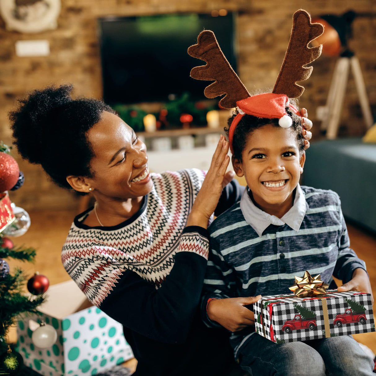 GIOLNIAY Christmas Wrapping Paper for Men Women Kids - Holiday Gift Wrap Red & Black Plaid with Truck, Black & White Plaid with Snowflake Xmas Design - 6 Jumbo Sheets, 28″×40″ Each, Easy to Store GIOLNIAY