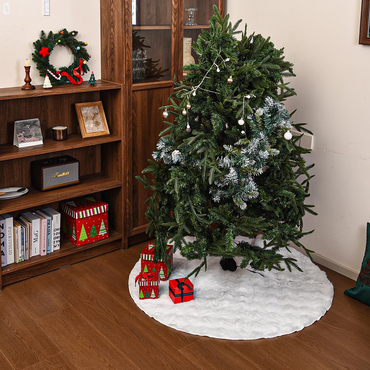 48 Inch Rabbit Fur Christmas Tree Skirt White Plush Skirt for Merry Christmas Party Christmas Tree Decoration Xnipicg