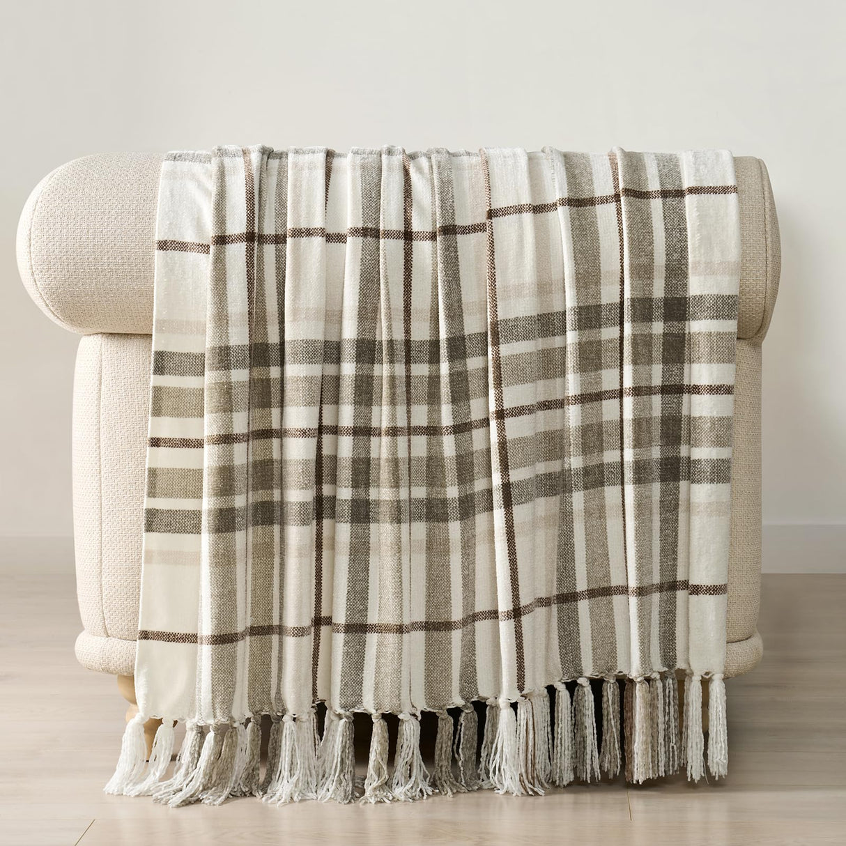 EVERGRACE Plaid Chenille Throw Blanket for Couch, Super Soft Cozy Decorative Farmhouse Plaid Throw with Tassels, Lightweight Chenille Knit Throw for Bed Sofa Gift Home Decor, Beige 50”x60” EverGrace