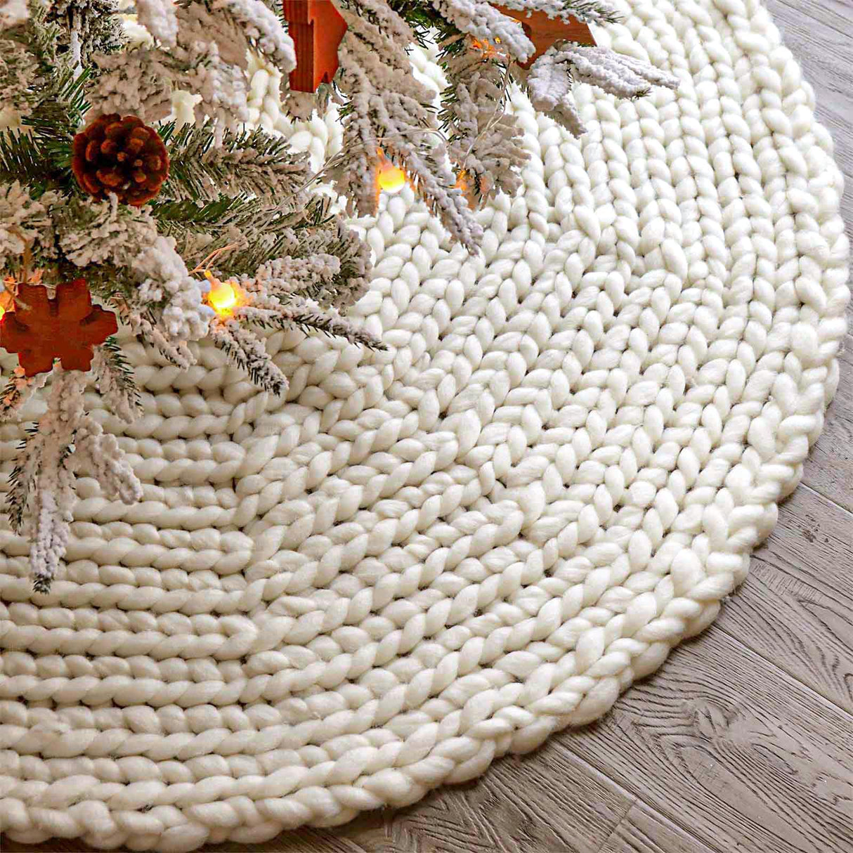 LimBridge Knitted Christmas Tree Skirt: 48 Inches Crochet Cream White Tree Skirt, Chunky Knit Thick Rustic Christmas Tree Decorations, Farmhouse Christmas Decor Xmas Holiday Home Party Decorations LimBridge