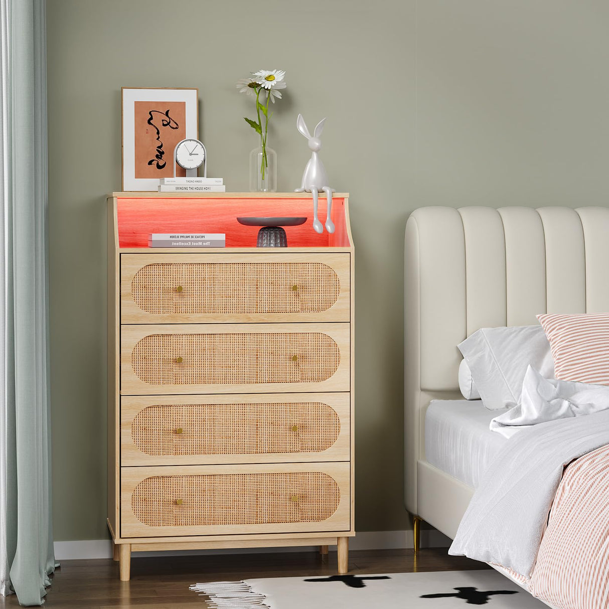 VINGLI Rattan Dresser with LED Lights, Tall Dresser Boho Chest of Drawers for Bedroom, Wicker Chest 4 Drawer, Vertical Dressers for Bedroom,Natural Oak VINGLI