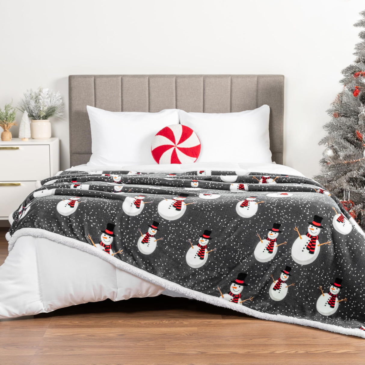 PAVILIA Premium Christmas Sherpa Throw Blanket | Snowman Decoration, Fleece, Plush, Warm, Cozy Reversible Microfiber Holiday Blanket 50 x 60 PAVILIA