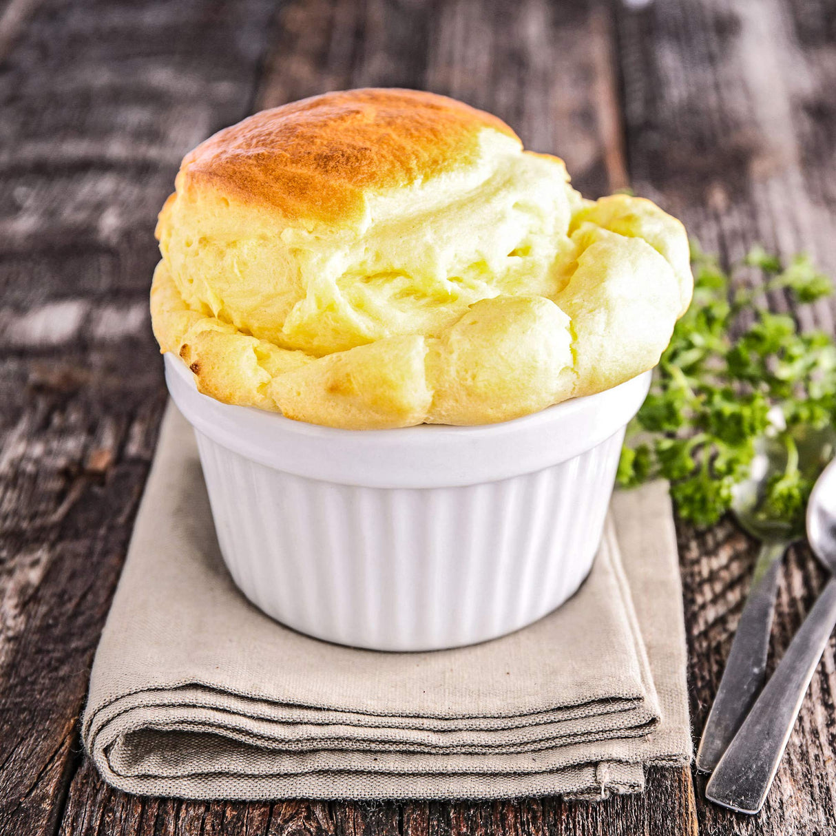 Ramekins 6 oz, Set of 8, Creme Brulee Ramekins, Souffle Dishes, Oven Safe Porcelain Ramiken Bowls For Custard, Lava Cakes, Pudding, Flan, Mini Desserts, Jam and Ice Cream, Ramekins For Baking GPYG