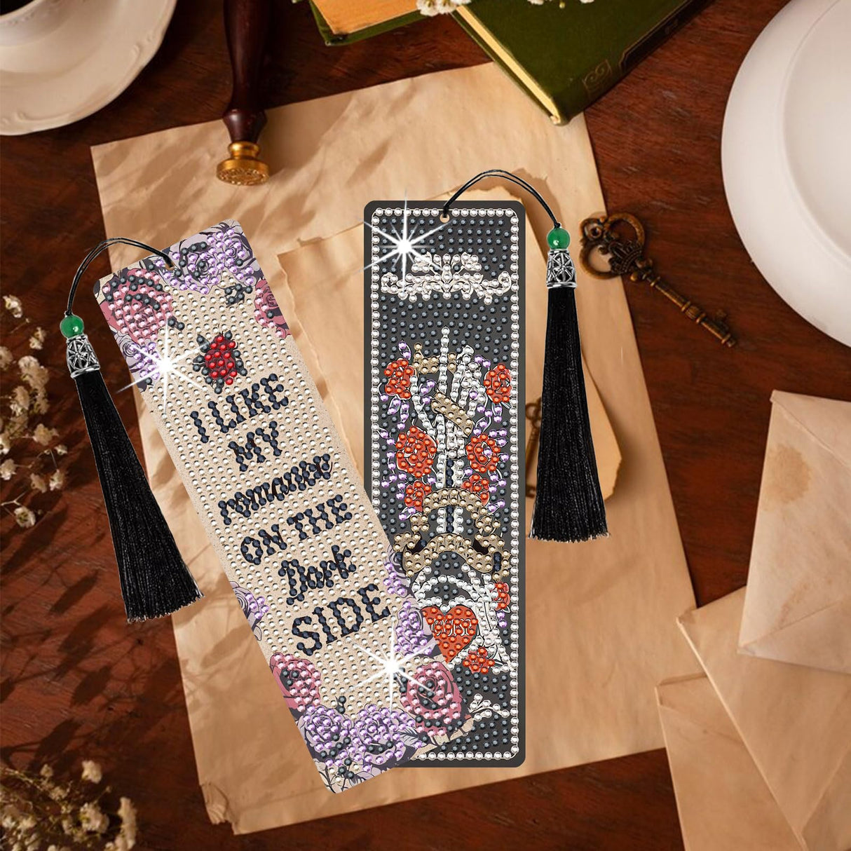 HTTDMY 8PCS Diamond Painting Art Bookmarks,Cute Acrylic Bookmarks Crafts Kits Gifts with Pendants for Adult Women Book Lovers (Dark Romance) HTTDMY