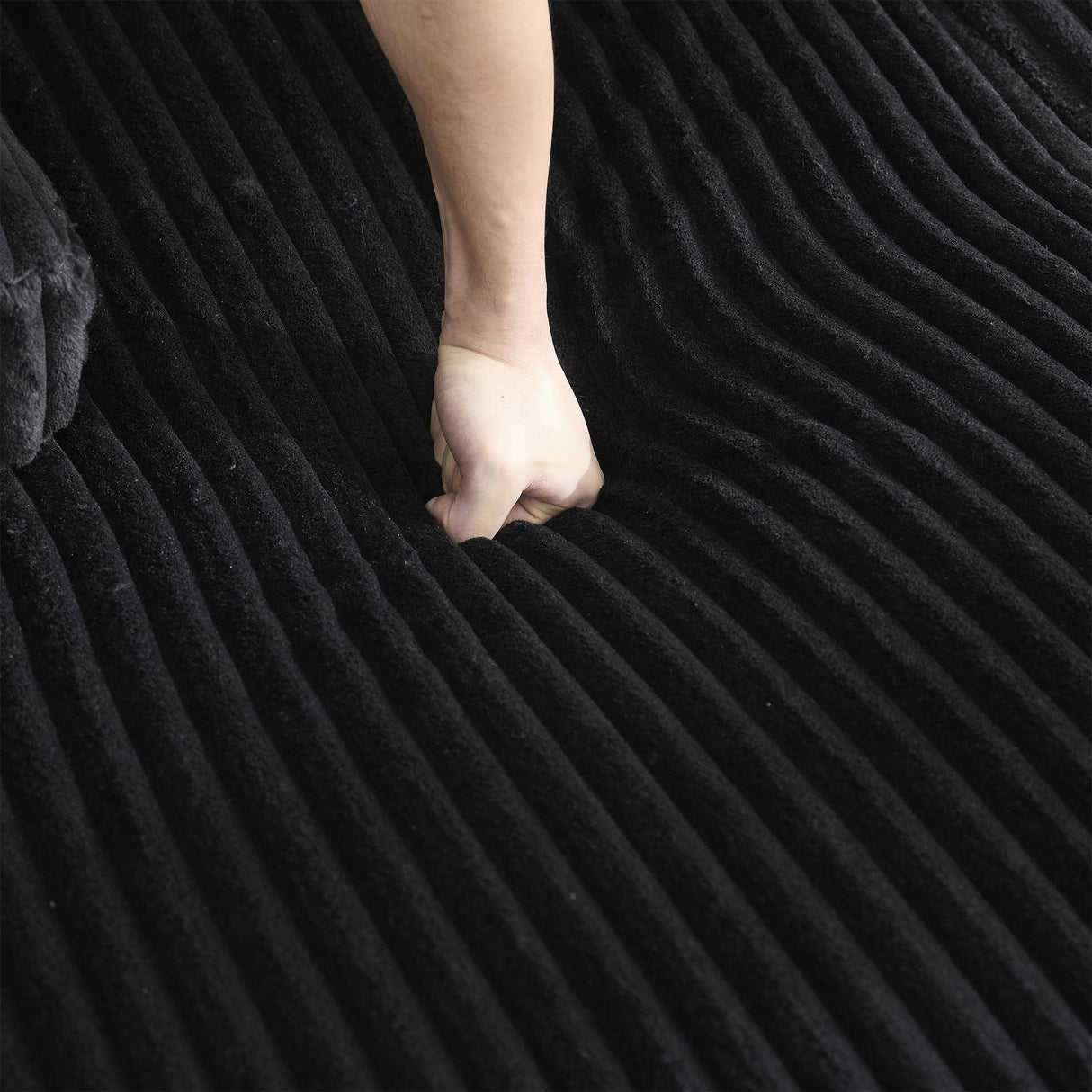 KEIKI 114" U-Shaped Oversized Modular Velvet Sectional Sofa with 2 Chaise Lounge, Modern Style Upholstered 4-Seater Couch with Soft Seat Cushions, Easy Assembly, for Apartment, Living Room, Black KEIKI