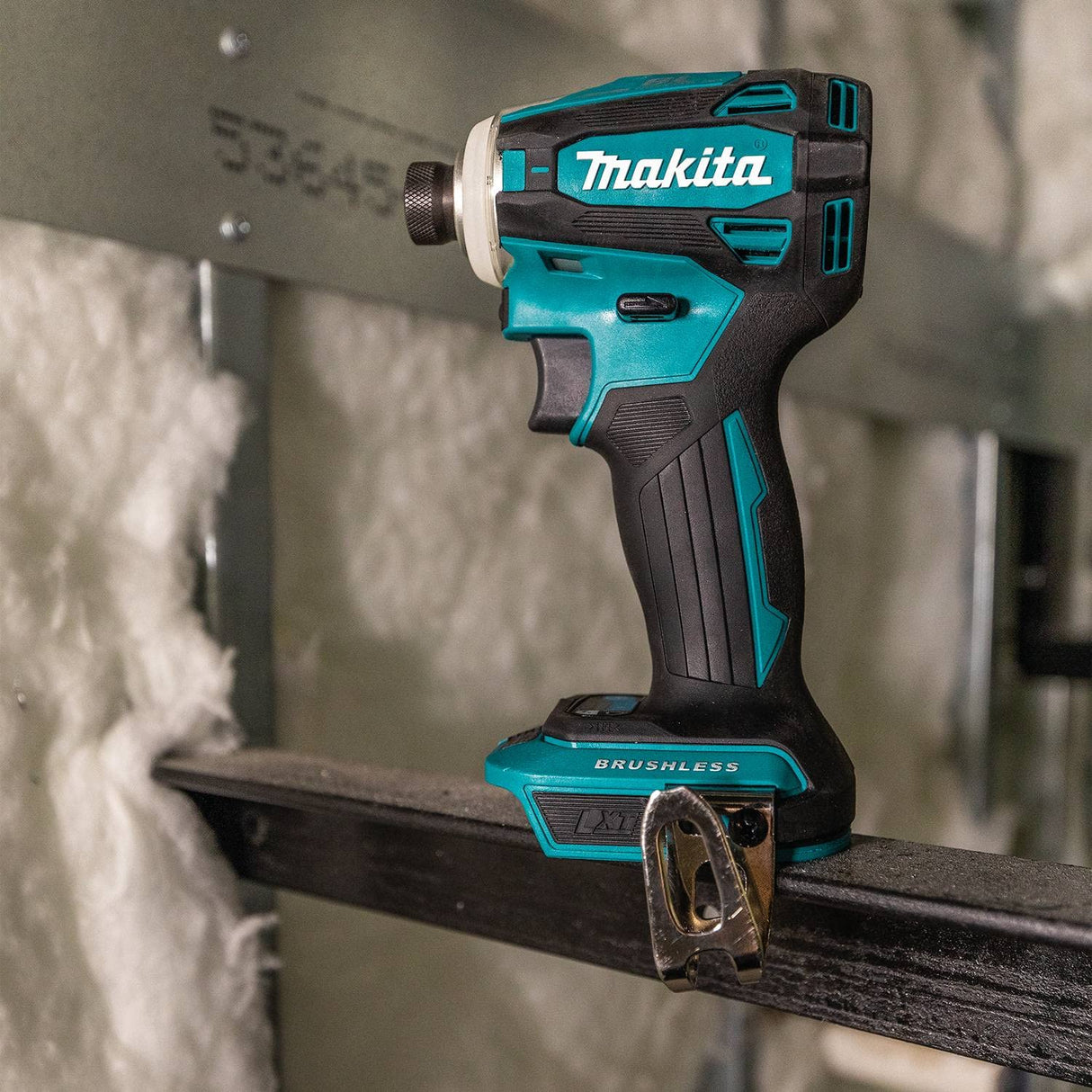 Makita XDT19Z 18V LXT® Lithium-Ion Brushless Cordless Quick-Shift Mode™ 4-Speed Impact Driver, Tool Only Makita
