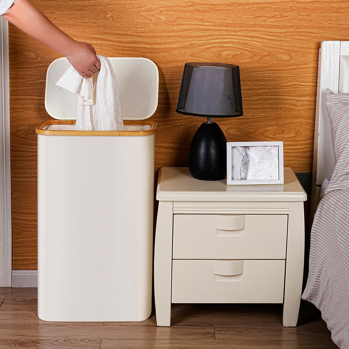 efluky Slim Laundry Basket with Lid, Narrow Laundry Hamper with Removable Bag, Skinny Dirty Clothes Basket with Bamboo Handles for Bathroom, Bedroom & Laundry Room, 75L Beige efluky