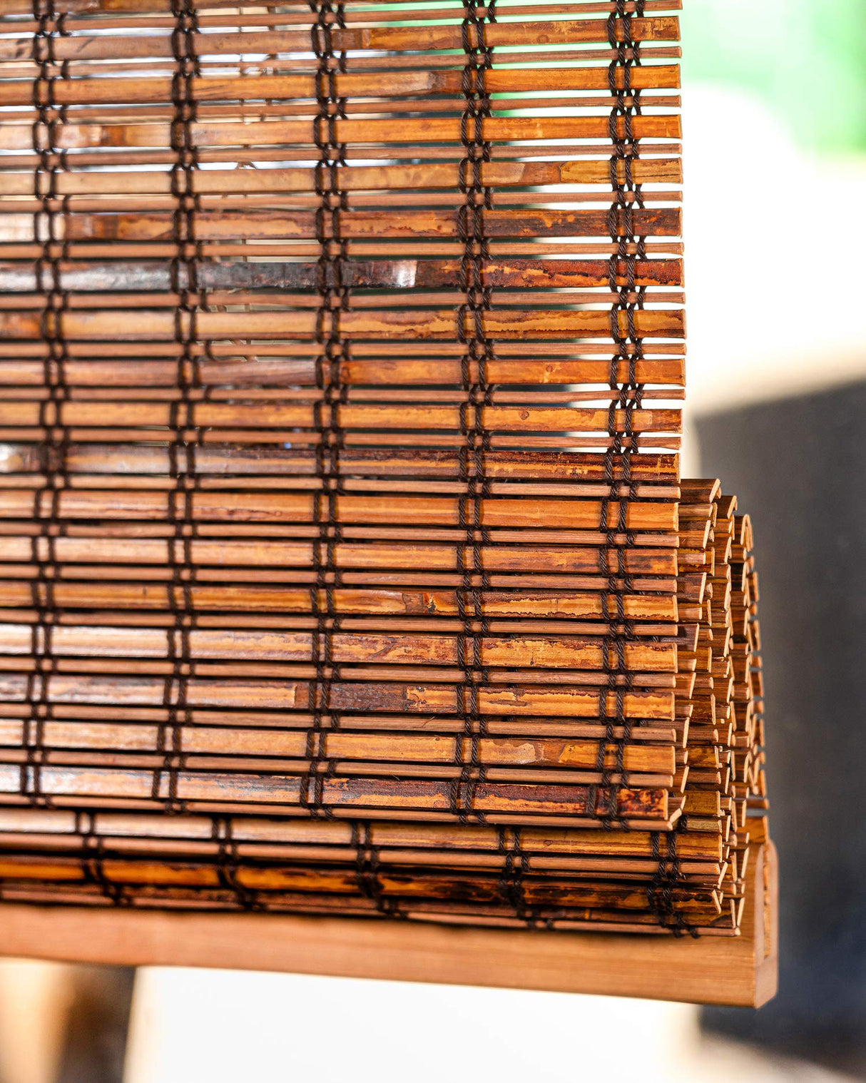 Chicology Cordless Bamboo Roman Shades - 27"W x 64"H, Beaver Colour CHICOLOGY