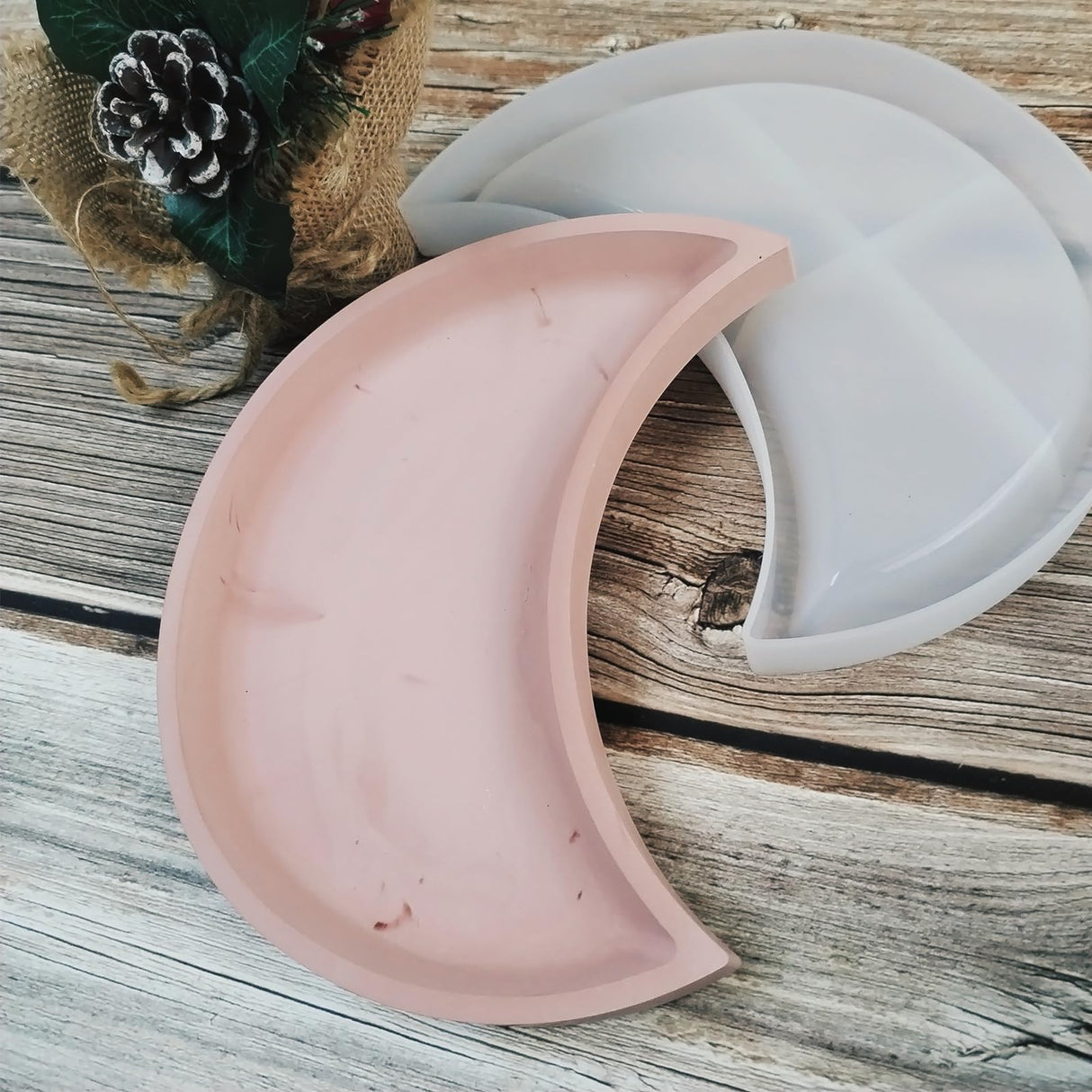 Wehous Large Moon Tray Mold for Resin Concrete, Moon Silicone Mold, Crescent Storage Tray Container Epoxy Resin Casting Mold, Home Ornament Mold for Jewelry Holder Candle Holder Vanity Tray Dish Wehous