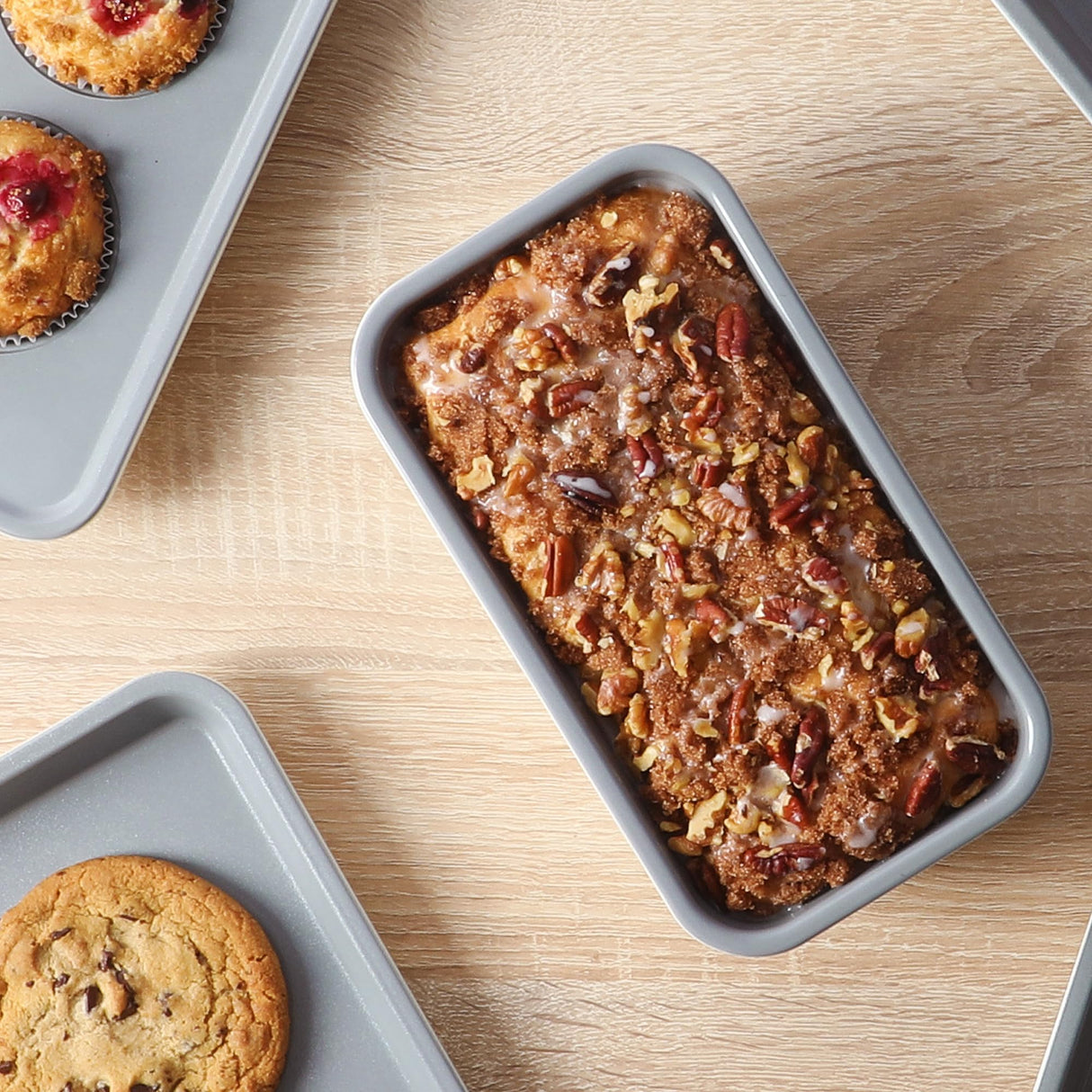 SUR LA TABLE Kitchen Essentials Bake Sale 9 X 5 Inch PFOA, PFAS, PTFE Free Nonstick Loaf Pan - Linen White Sur La Table