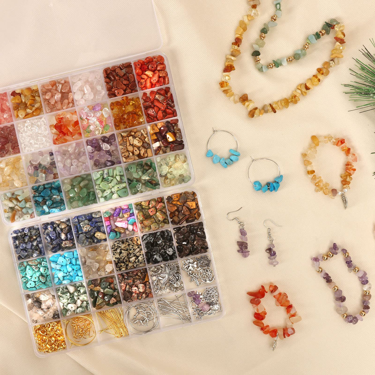 QUEFE 720pcs Crystal Chips Beads Ring Making Kit, 40 Colors Crystal Chips and Gemstone Beads for Jewelry Making Crystal Beads for Ring, Bracelets Earring Making Supplies, Craft Gifts QUEFE