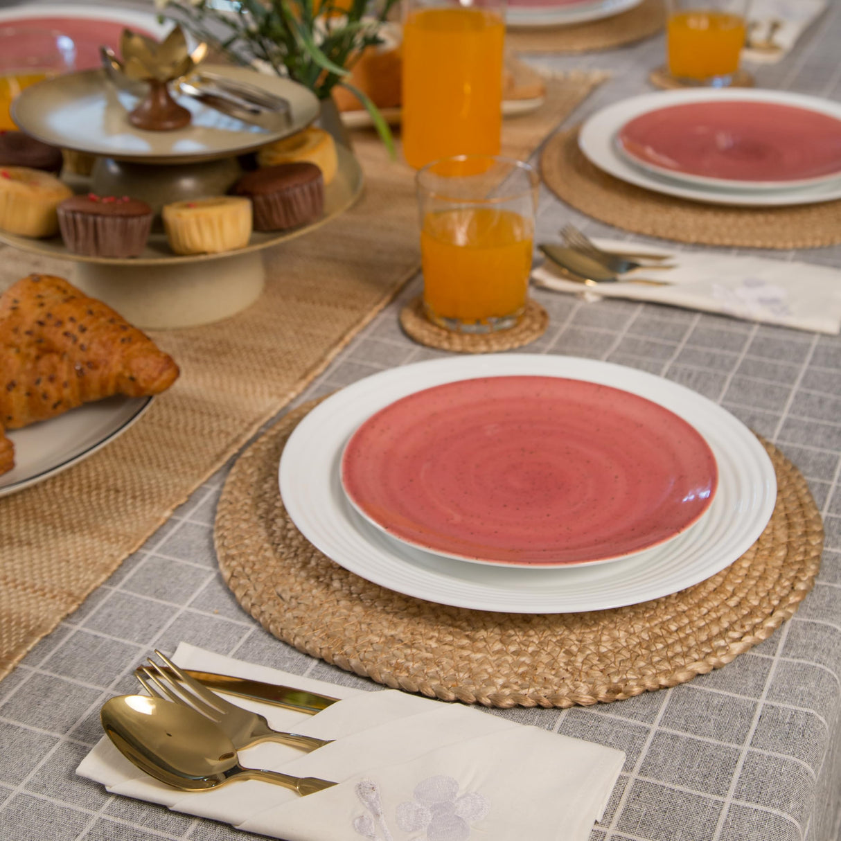 Eco Crave Jute Round Woven Placemats Set of 6, Natural 13 Inch Boho Farmhouse Rustic Hand Woven Place mat for Dining Table Decor, Wicker Chargers Heat Resistant Easy to Clean and Non-Slip Placemat Eco Crave