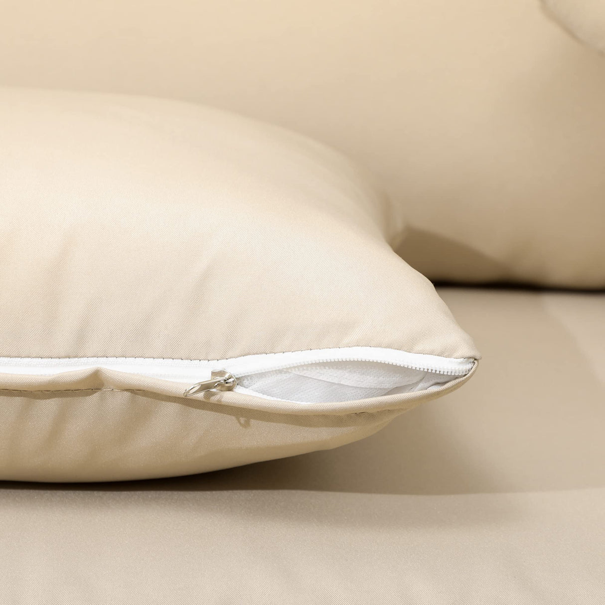 Outsunny Patio Wicker Loveseat with Cushions, 2-Seat Outdoor PE Rattan Couch, Sofa with Throw Pillows for Porch, Backyard, Garden, Poolside, Beige Outsunny