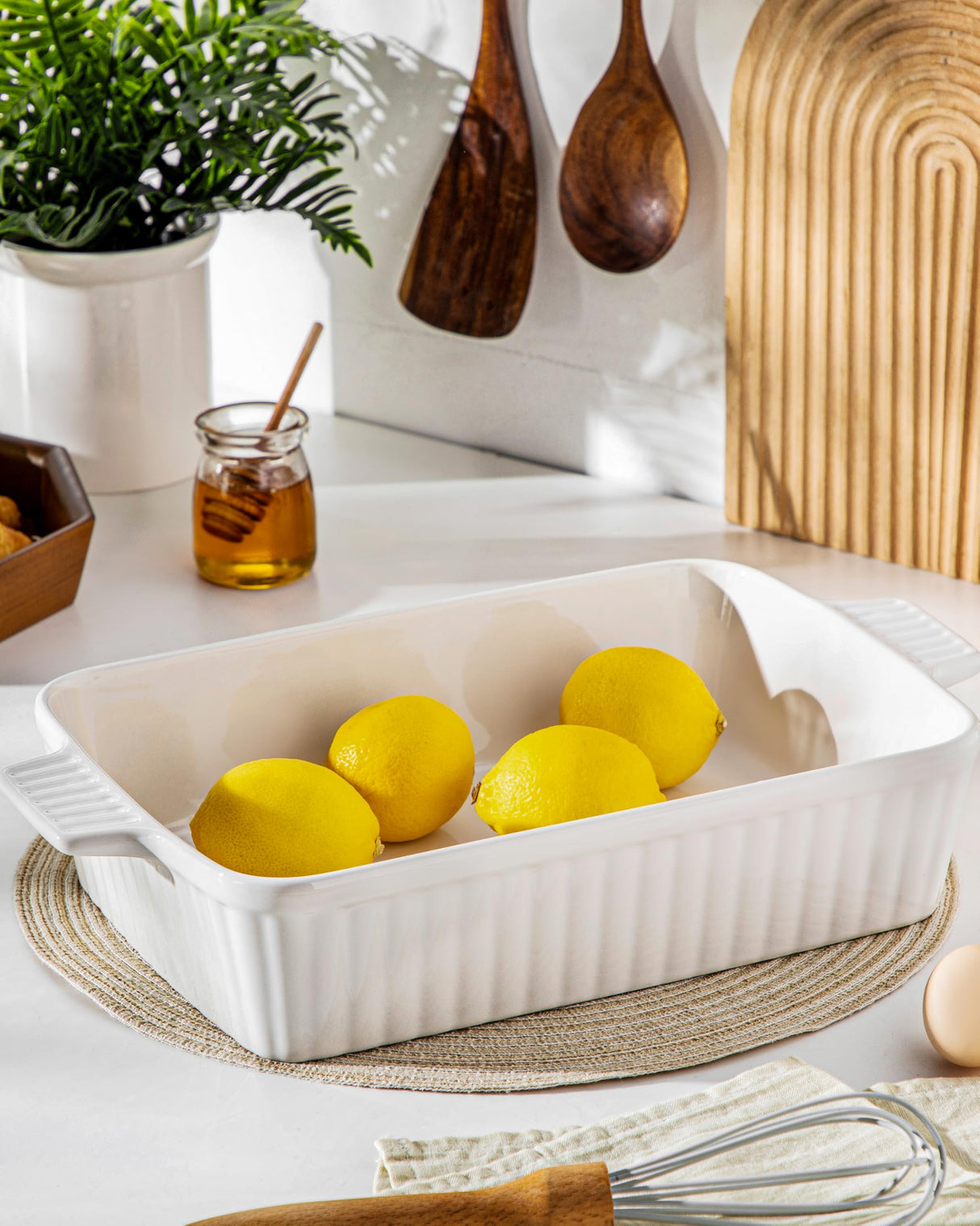 MALACASA 4.4 QT Baking Dish, 9x13 Large Casserole Dish for Oven, Ceramic Baking Pan, Rectangular Lasagna Pan Deep with Handles for Baking, Durable Microwave Oven Safe, White, Series BAKE-BAKE MALACASA