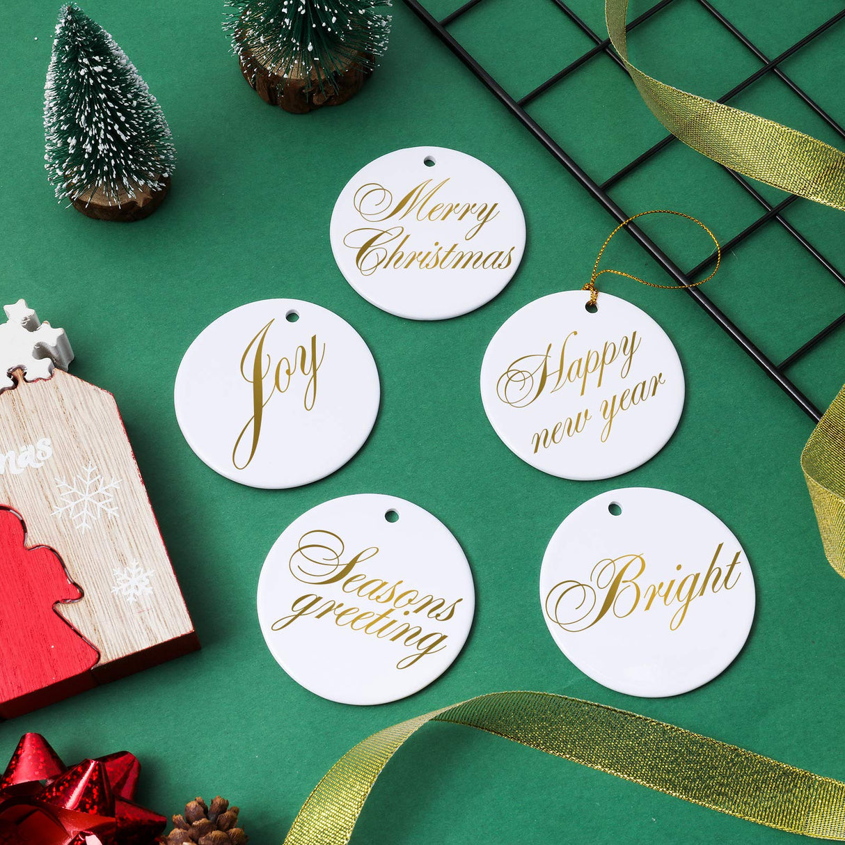 WILLBOND 10 Pieces Christmas Sublimation Ceramic Ornament Blank Ceramic Hanging Disc Ornament Porcelain Round Decoration Personalized Christmas Tree Sublimation Pendant for DIY Holiday Decor, 3 Inch WILLBOND