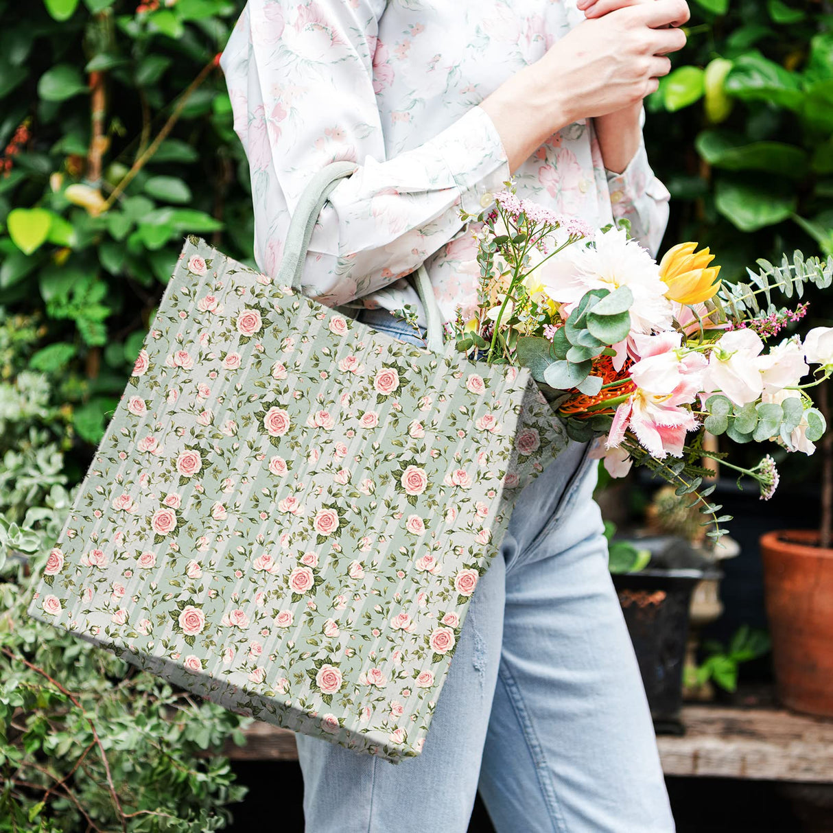 Whaline 12Pcs Floral Cotton Fabric Bundles 10 x 10 Inch Floral Greenery Printed Fat Quarters Pink Green Retro Quilting Patchwork for Spring DIY Handmade Crafting Home Party Decor Whaline