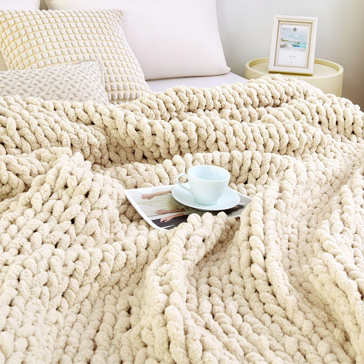 Admitrack Chunky Knit Blanket Throw 51"x63", 100% Hand Knit Chenille Throw Blanket for Sofa & Home Decor, Soft and Cozy Knitted Throw Blankets (Ivory,51"x63") Admitrack