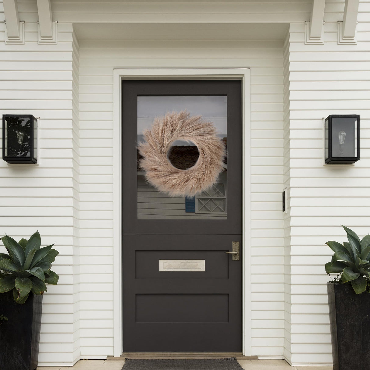 Sggvecsy Pampas Grass Wreath 26’’ Faux Pampas Wreath for All Seasons Artificial Pampas Wreath Christmas Decor Boho Wall Decor for Front Door Farmhouse Fall Autumn Xmas Spring Wreath Decoration (Brown) Sggvecsy