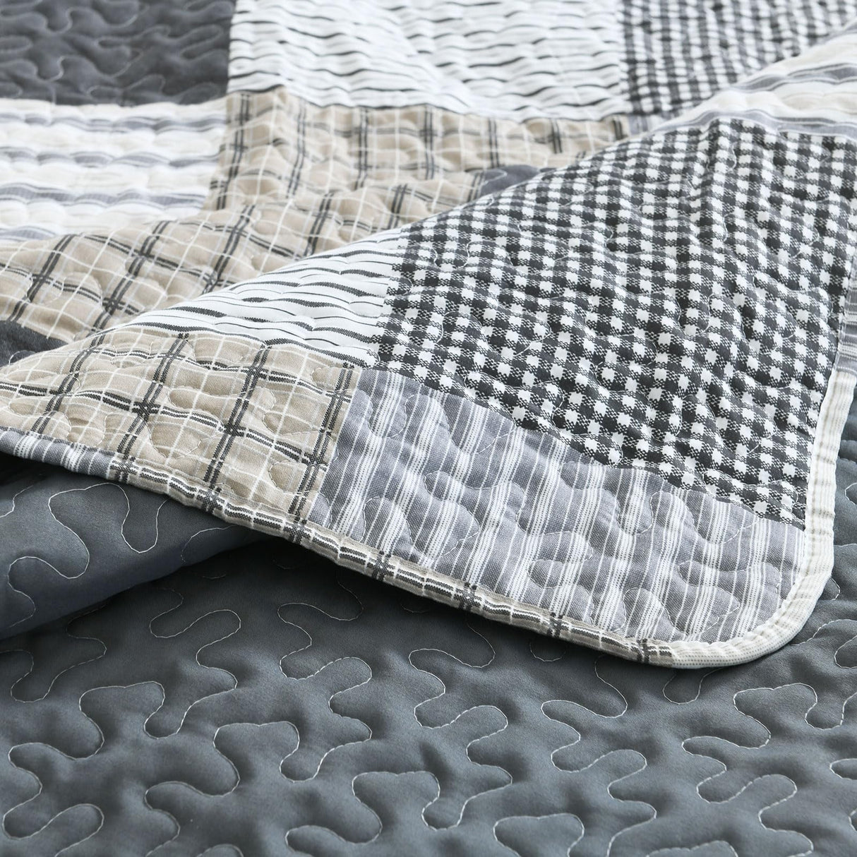 Boryard 3-Piece Queen Quilt Set, Lightweight Soft Full Size Quilt Gray Patchwork Farmhouse Bedspread Coverlet 90x90 inches Spring Bedding Set with 2 Pillow Shams, Grey Plaid Print Boryard