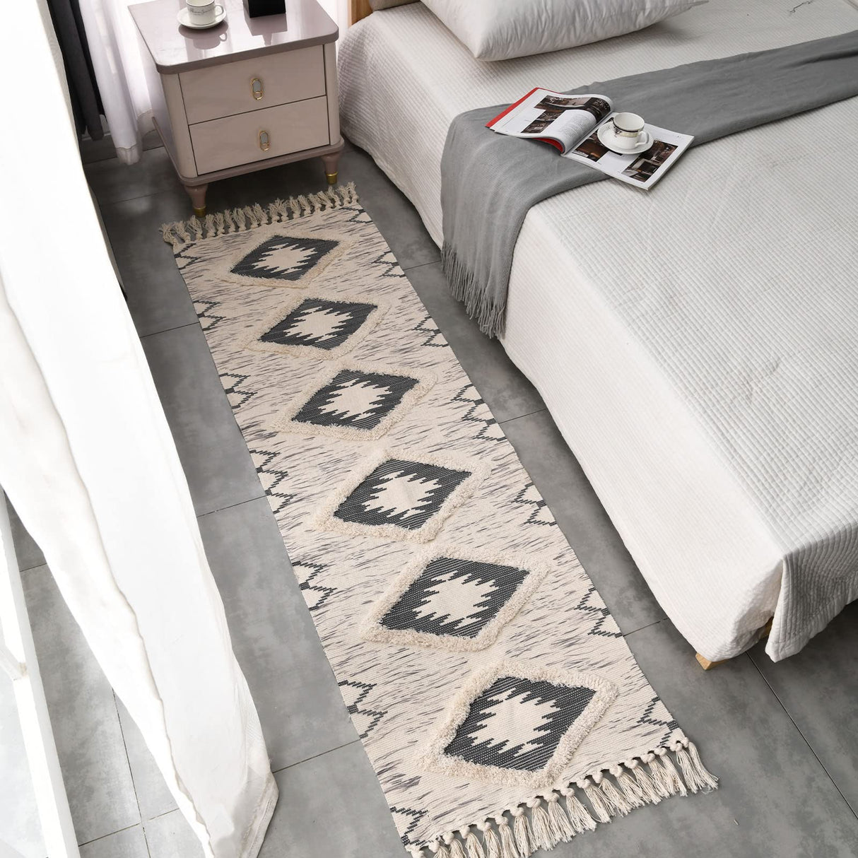 Boho Runner Rug 2'x6', Washable Hallway Rug Runner Non Slip Rubber Backed, Kitchen Farmhouse Area Rug Floor Mat with Tassels, Tufted Woven Cotton Entryway Carpet, Grey DXGJOKR