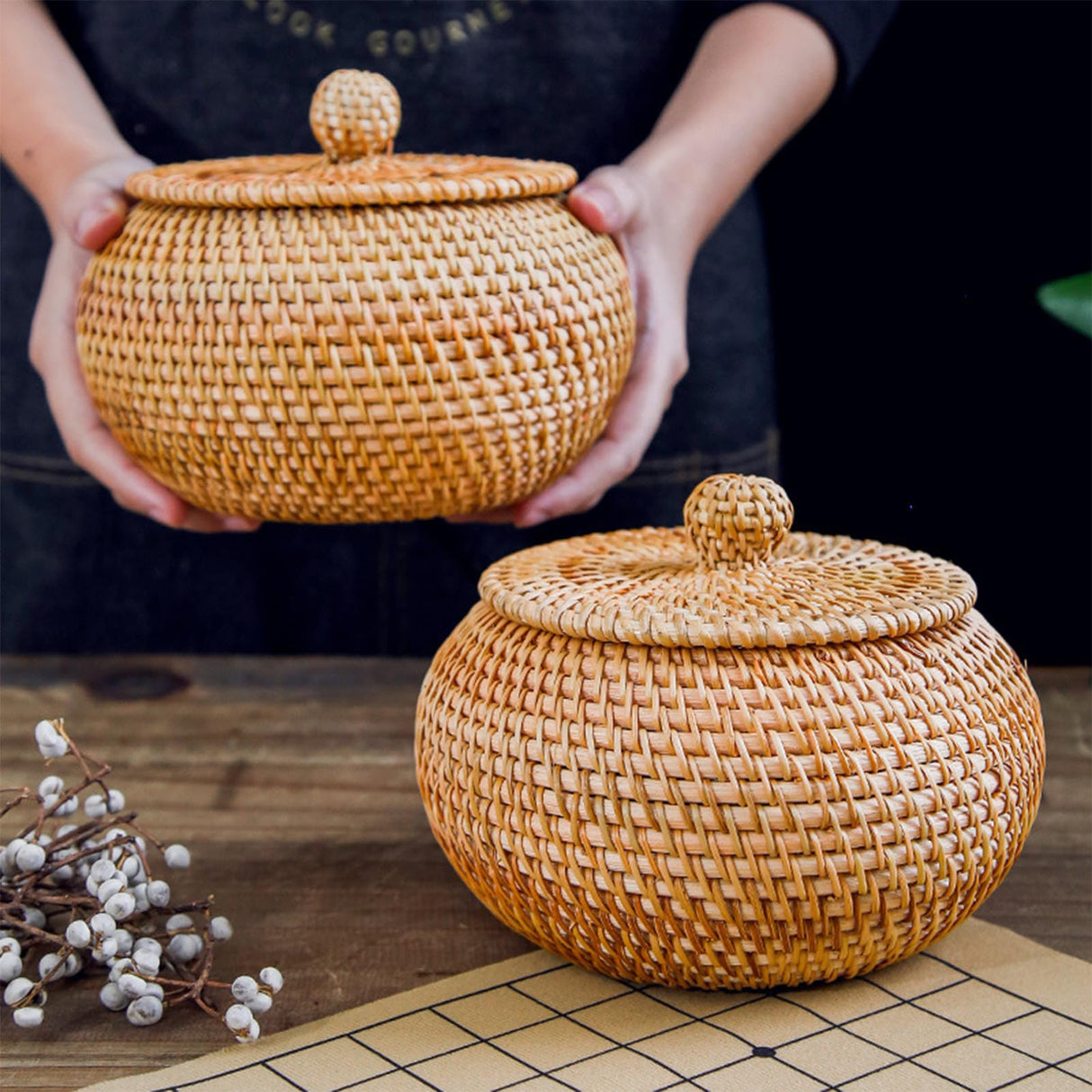 WRINGKIT Round Rattan Basket Box with Lid, Small Handmade Woven Storage Basket, Multi-purpose Wicker Bowl Decorative Organizer for Shelf, Home, Bathroom Decor WRINGKIT