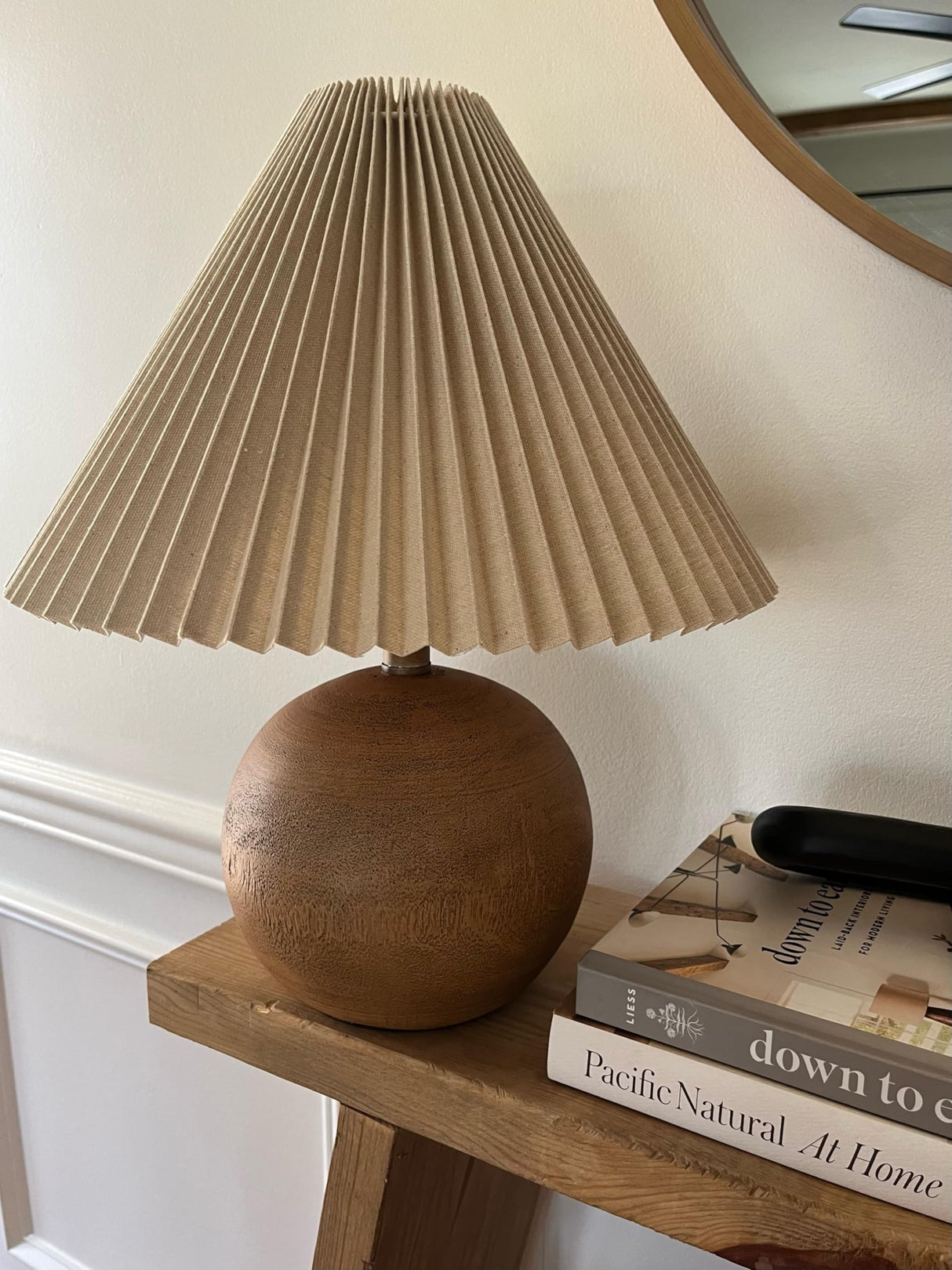 JONATHAN Y JYL1145A Aksel 17.25" Coastal Scandinavian Resin/Iron Sphere LED Table Lamp with Pleated Shade and Pull Chain, Brown Wood Finish/Beige, for Entry Console, Bedroom, Living Room JONATHAN Y