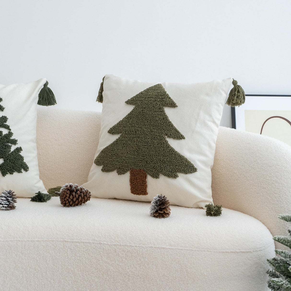 VANNCIO Green Tufted Christmas Tree Throw Pillow Cover, New Year Farmhouse Pillowcase with Tassels, Hand Woven Cushion Sham for Winter Holiday Home Decor, 18x18 inch, 1PCS (Pine Tree) VANNCIO