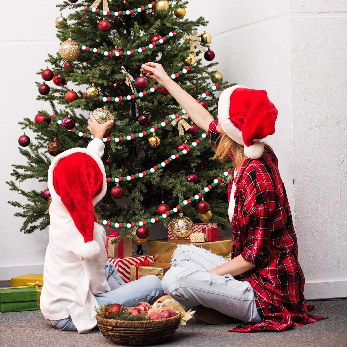16 Feet Christmas Wooden Bead Garland Christmas Wood Bead Garland Decor Xmas Candy Cane Decoration Farmhouse Rustic Bead Tree Decoration for Holiday Party(Mixed Red, White, Green) Hicarer