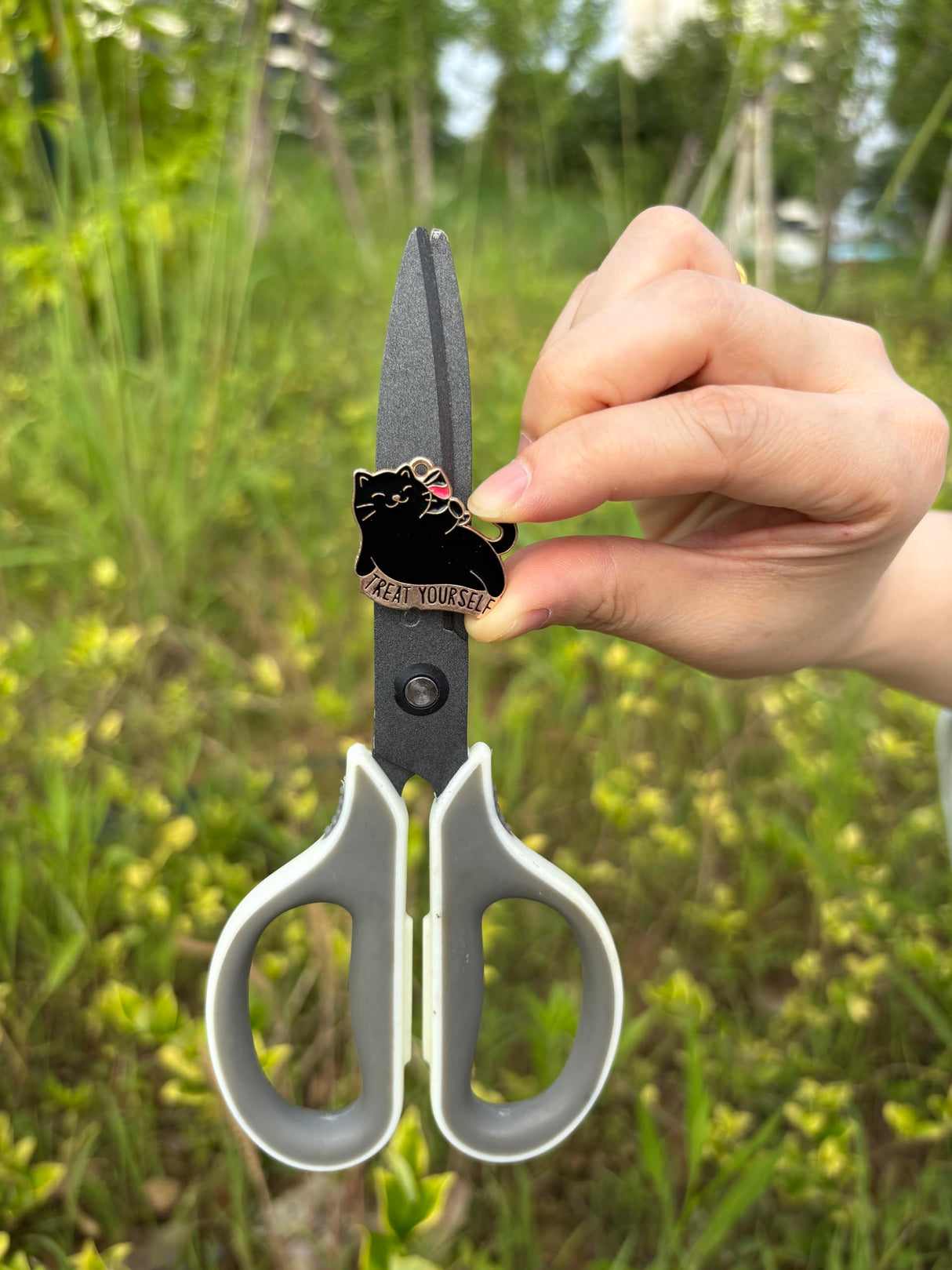 Cats (2 Pieces) Needle Minder Magnetic Needle Keeper for Cross Stitch Embroidery Sewing Needle and Pin Holders HENYANMHXH