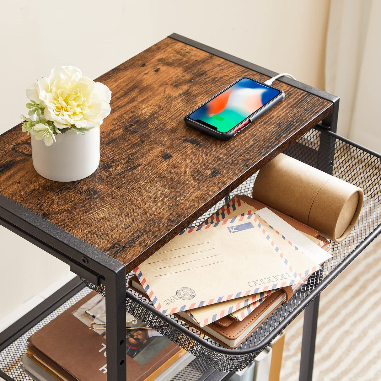 HOOBRO Tall End Table with Metal Storage Basket, Industrial Telephone Side Table, Small High Nightstand for Living Room, Bedroom, Office, Rustic Brown BF06UDH01 HOOBRO