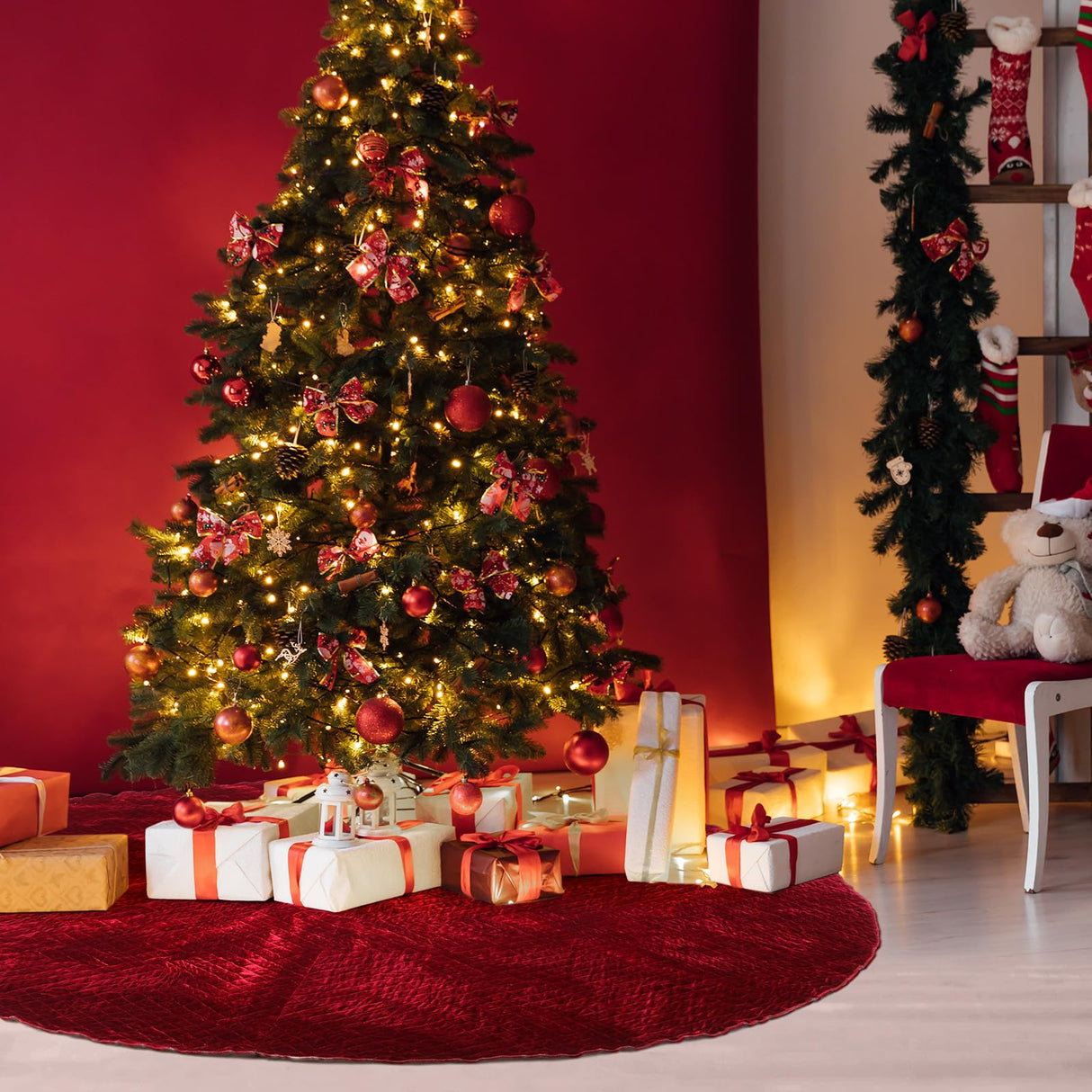 Vertintong 84 Inch Large Christmas Tree Skirt Deluxe Red Velvet Christmas Tree Skirt with Quilted Cuff for 12ft Christmas Tree Decorations Xmas Home Winter Holiday Party Decorations Vertintong